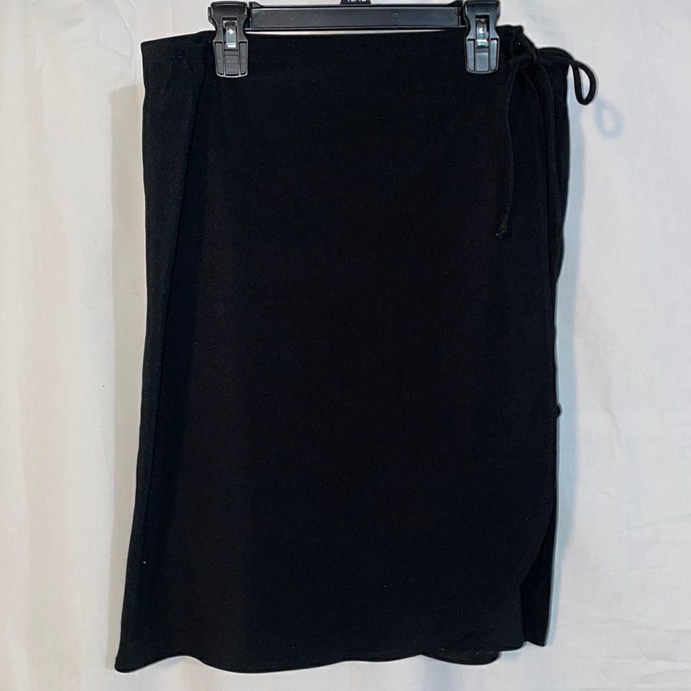 Fashion bug black skirt